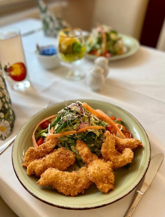 Traditionsgasthaus Goldener Loewe Riesa Restaurant & Pension 외부 사진