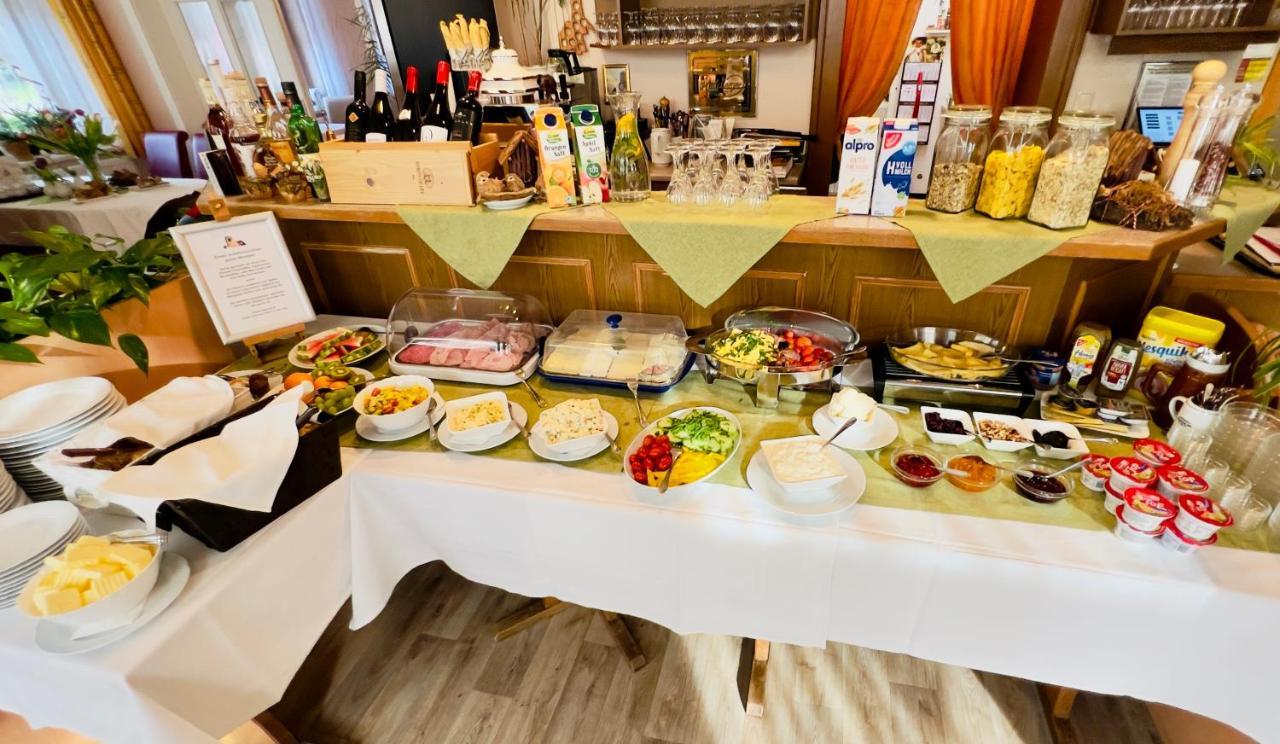 Traditionsgasthaus Goldener Loewe Riesa Restaurant & Pension 외부 사진