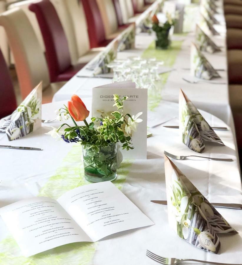 Traditionsgasthaus Goldener Loewe Riesa Restaurant & Pension 외부 사진